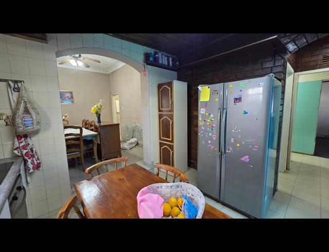 3 BEDROOM FREEHOLD FOR SALE IN REGENTS PARK
